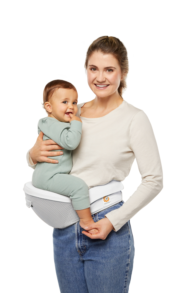 Mom using Alta Hip Seat Side Carry